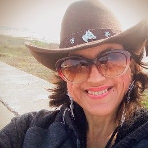 Meet your Posher, April